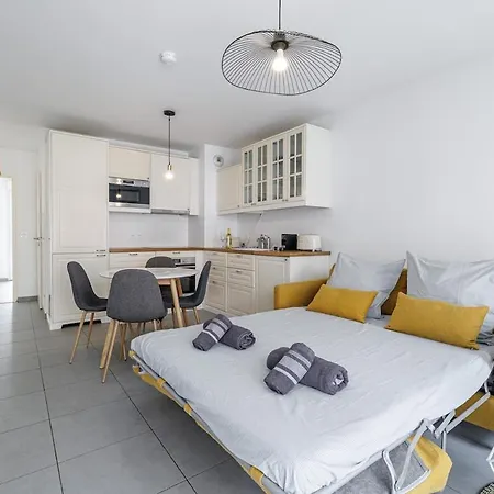 2 Pieces Lumineux Quartier Du Port Apartman *